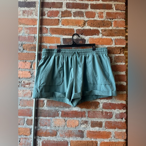 Avia Women's Woven Shorts with Porkchop Pockets, 3" Inseam, Sizes XXXL - Picture 9 of 10